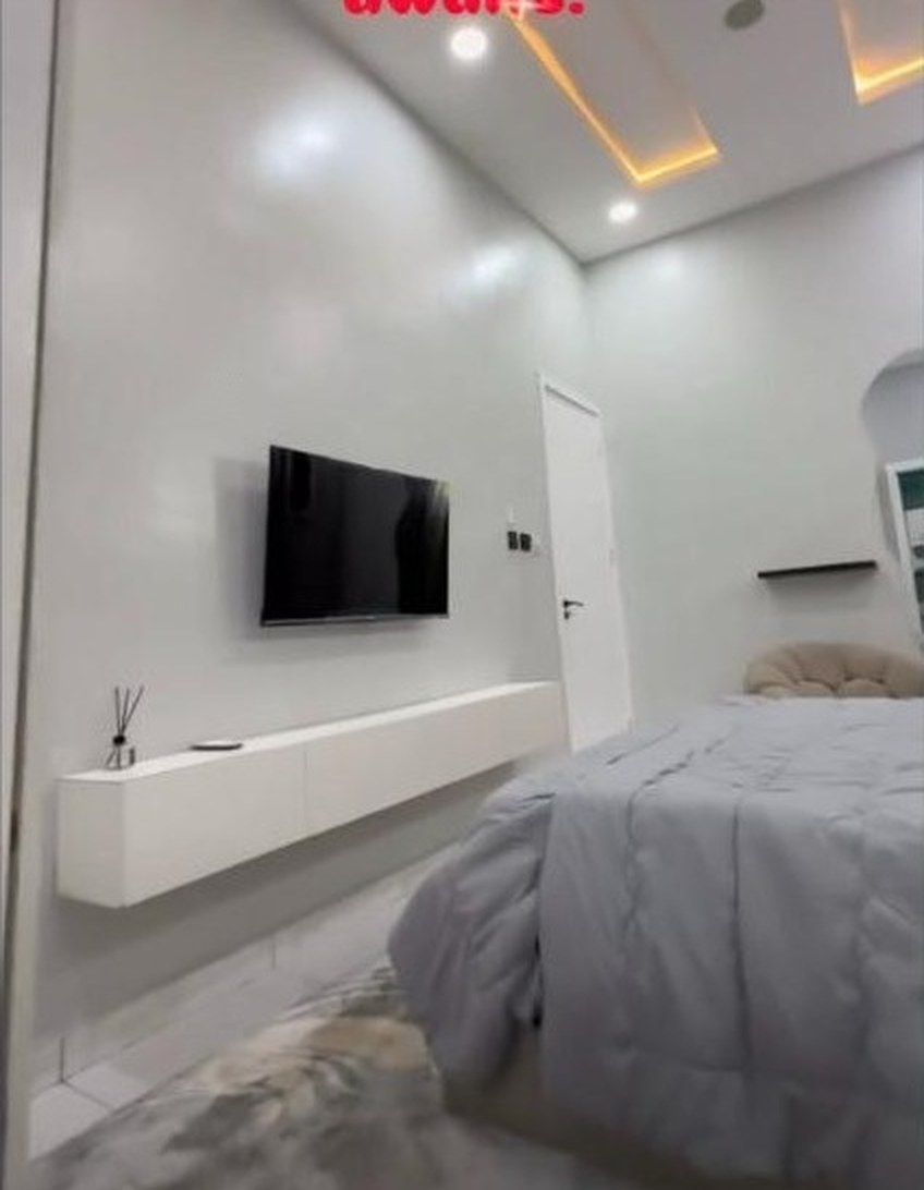 Guest bedroom