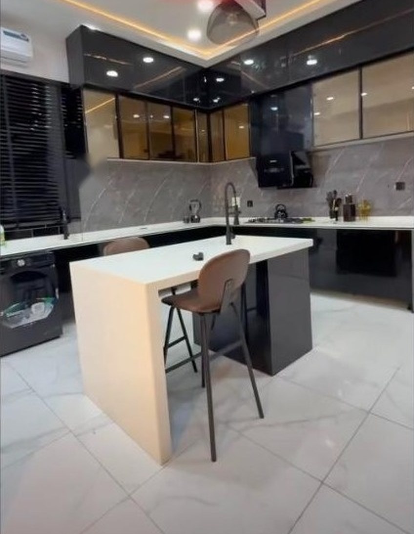 Kitchen island